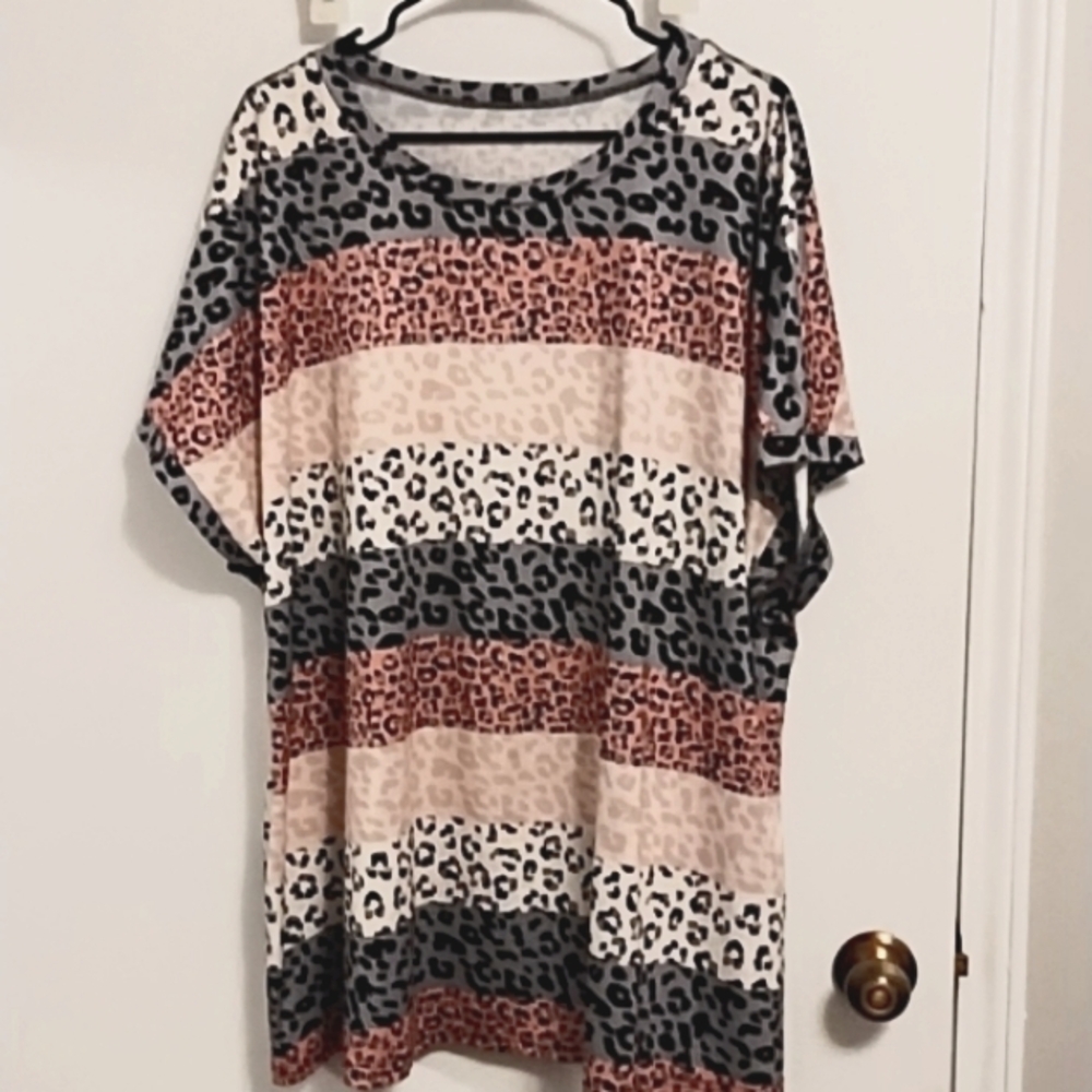 Leopard striped top